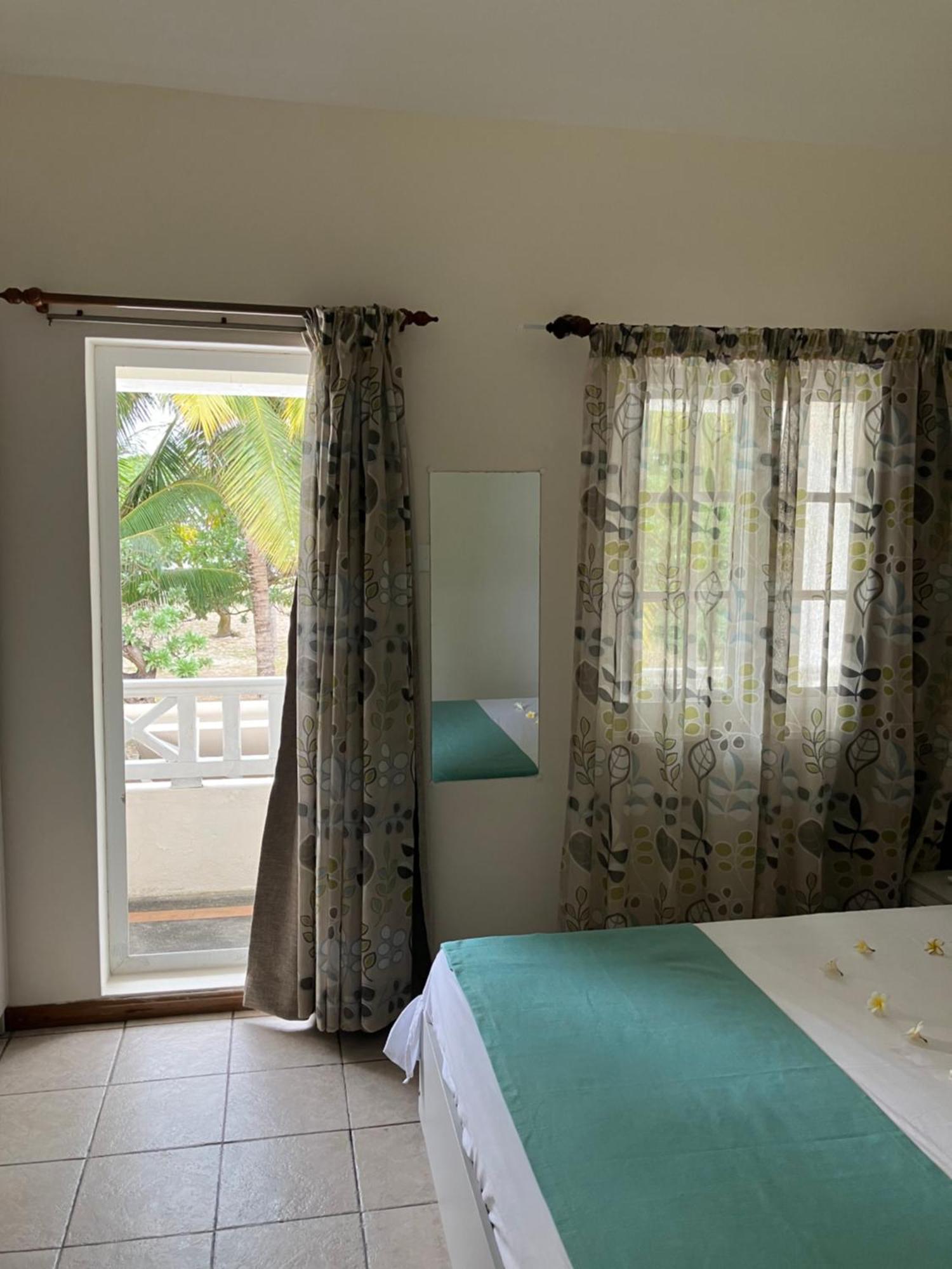 Fully Furnished Luxury Villa 3 Right On A Blue Ocean Бель Мар Экстерьер фото
